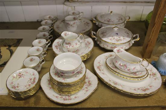 Paragon Victoriana Rose patterned tea & dinner service